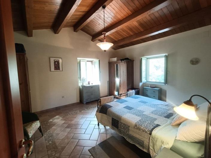 Image No.26-2 Bed Country House for sale