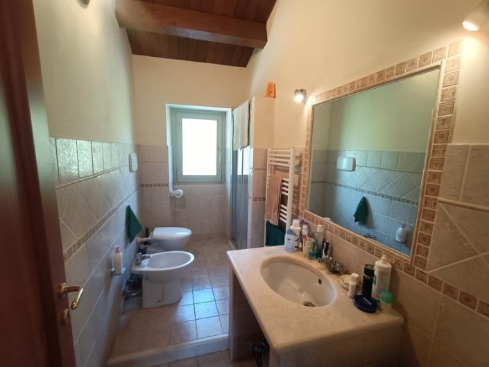 Image No.30-2 Bed Country House for sale