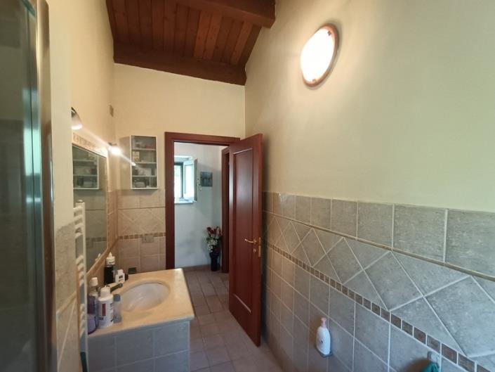 Image No.31-2 Bed Country House for sale