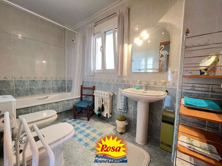 Image No.32-2 Bed Chalet for sale