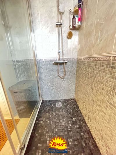 Image No.24-3 Bed Chalet for sale