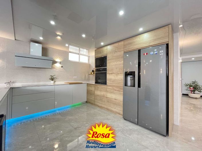 Image No.34-3 Bed Chalet for sale