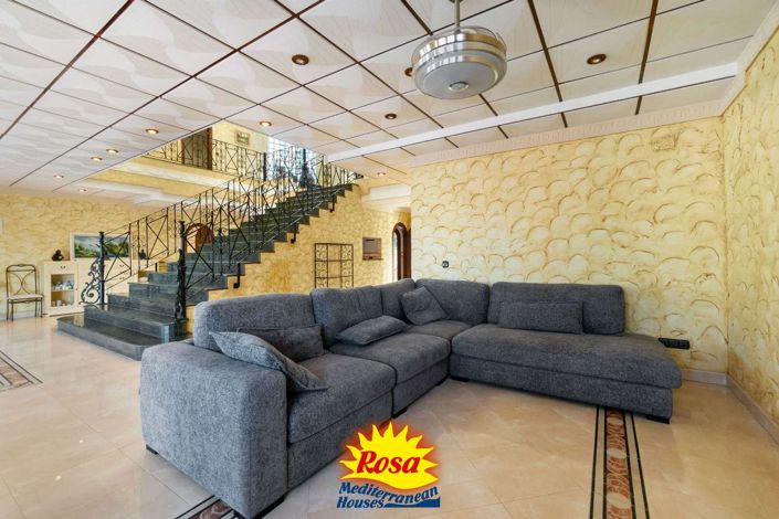 Image No.12-4 Bed Villa for sale