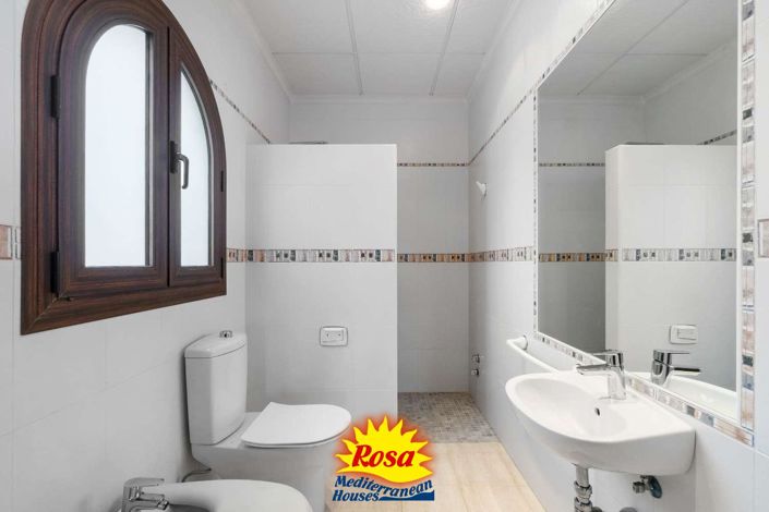 Image No.18-4 Bed Villa for sale