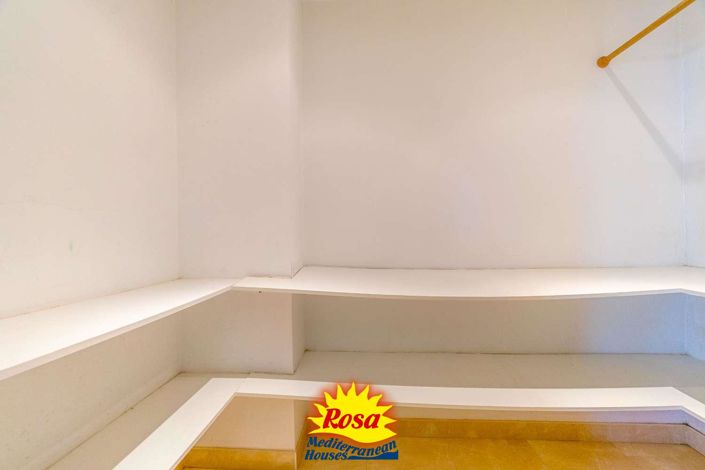 Image No.19-4 Bed Villa for sale