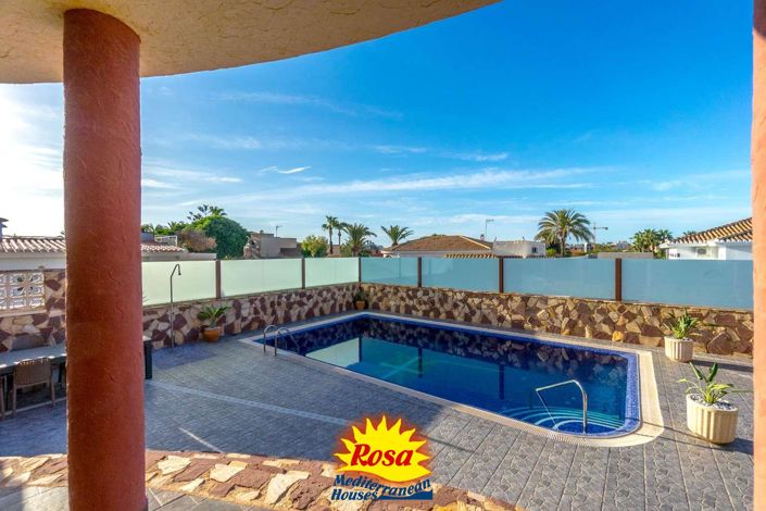 Image No.4-4 Bed Villa for sale