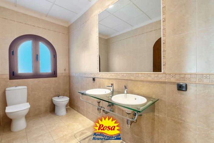 Image No.27-4 Bed Villa for sale