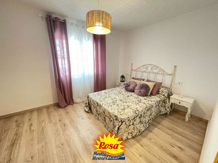 Image No.24-5 Bed Chalet for sale