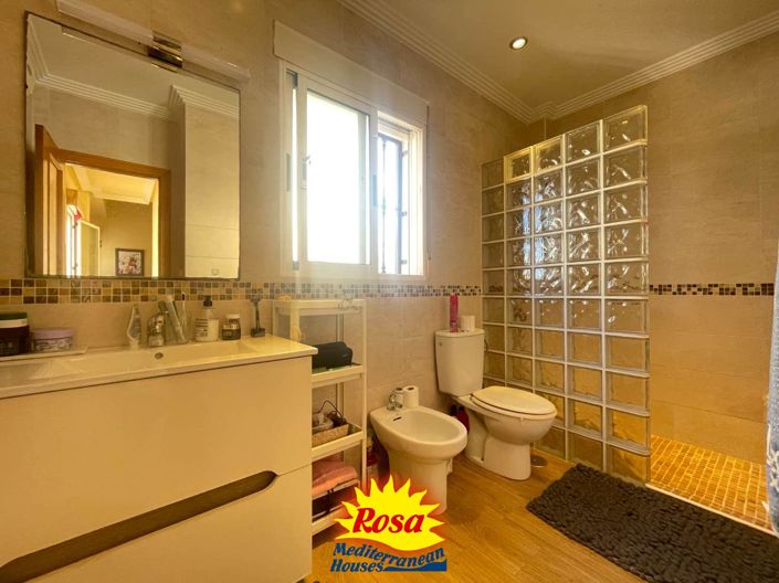 Image No.15-3 Bed Chalet for sale