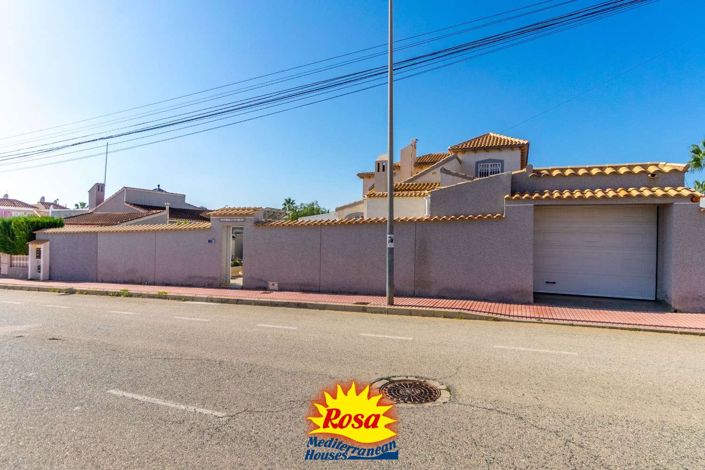 Image No.2-5 Bed Villa for sale