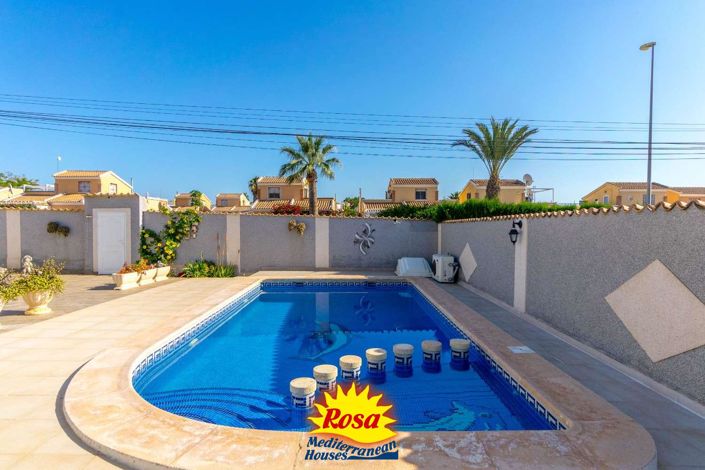 Image No.8-5 Bed Villa for sale