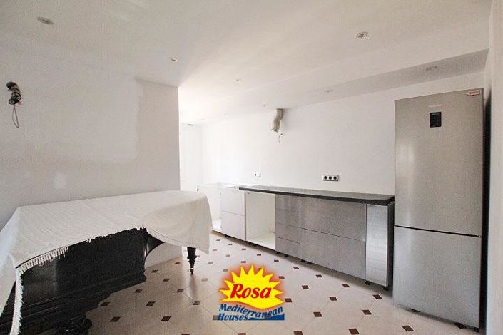 Image No.35-6 Bed Villa for sale