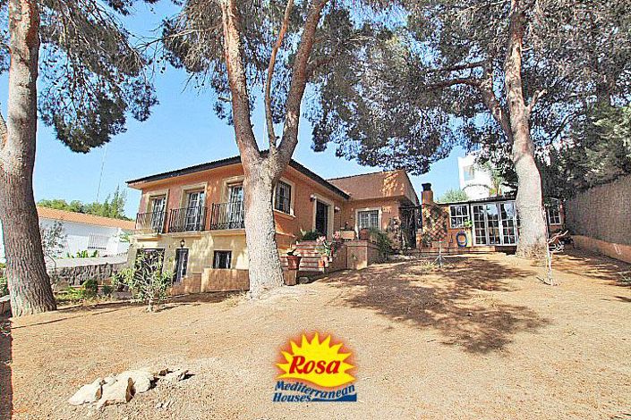 Image No.2-6 Bed Villa for sale