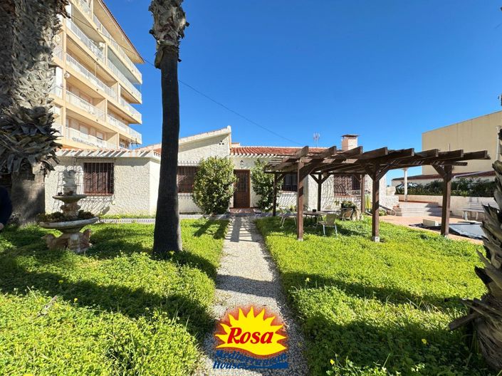 Image No.1-3 Bed Villa for sale