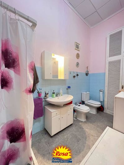 Image No.20-4 Bed Chalet for sale