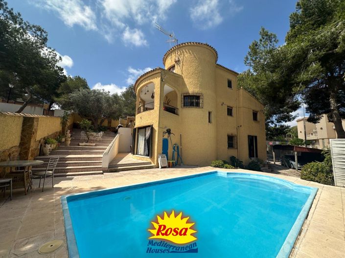 Image No.1-6 Bed Villa for sale