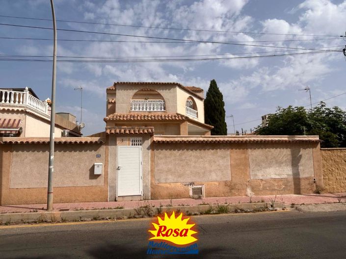 Image No.37-4 Bed Chalet for sale