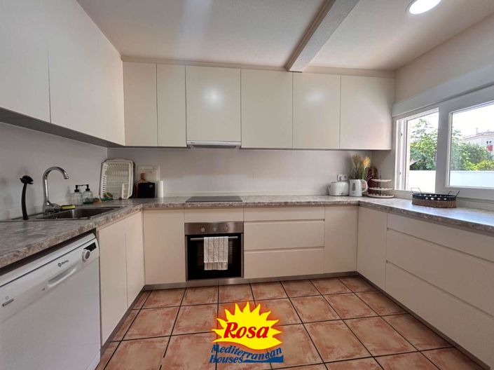 Image No.14-4 Bed Chalet for sale