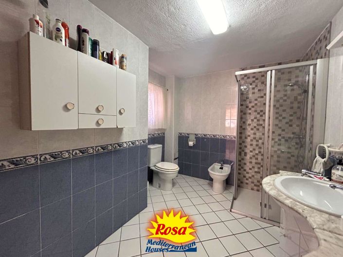 Image No.20-4 Bed Chalet for sale