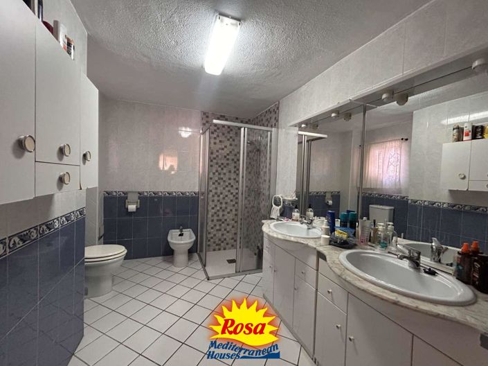 Image No.21-4 Bed Chalet for sale