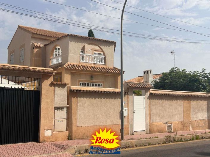 Image No.38-4 Bed Chalet for sale