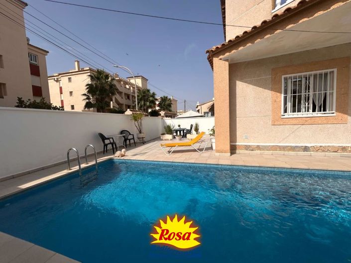 Image No.4-4 Bed Chalet for sale