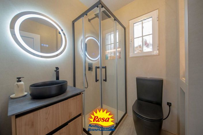 Image No.15-3 Bed Property for sale