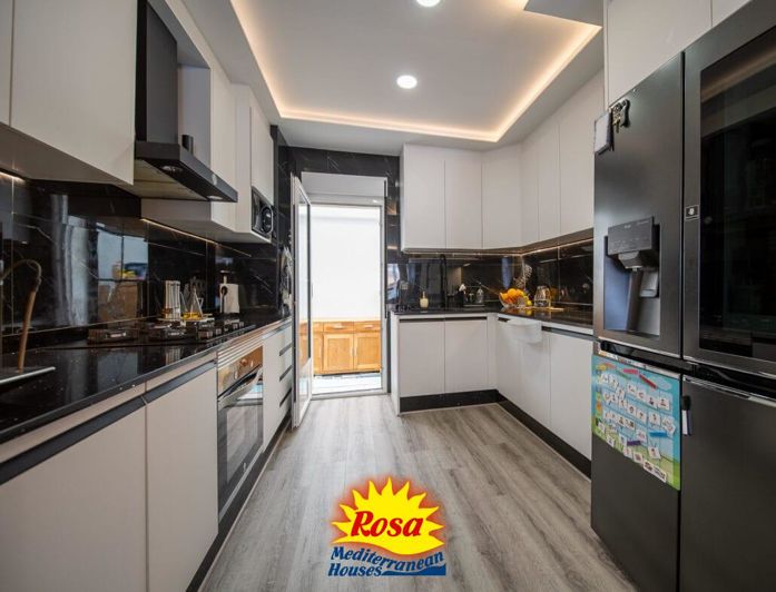 Image No.6-3 Bed Property for sale