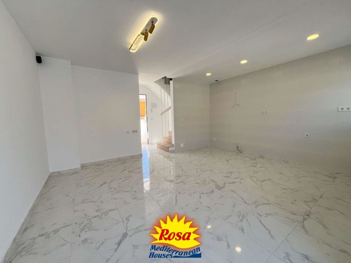 Image No.6-3 Bed Property for sale