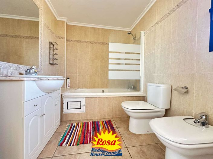 Image No.18-3 Bed Chalet for sale