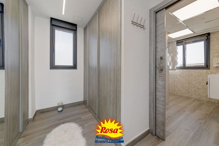 Image No.12-3 Bed Villa for sale