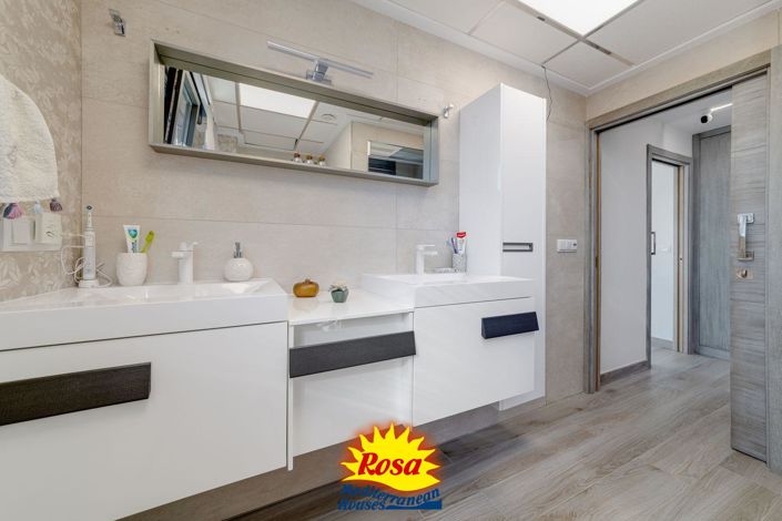 Image No.17-3 Bed Villa for sale