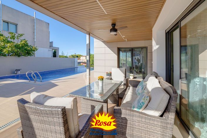 Image No.20-3 Bed Villa for sale