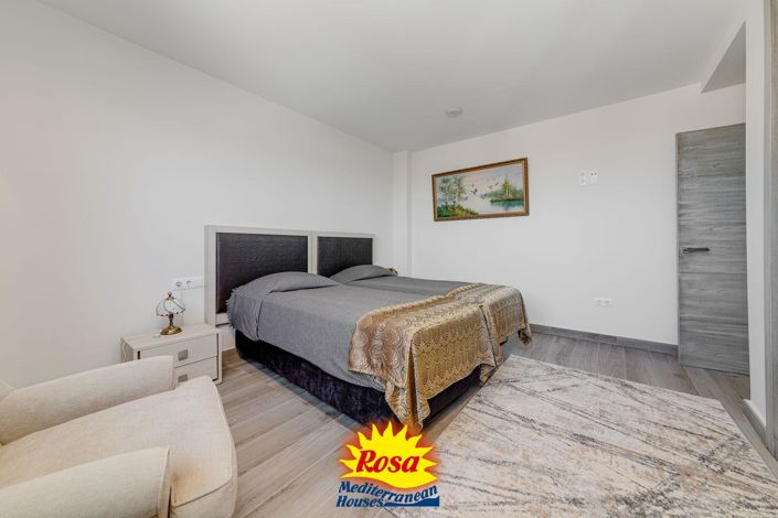 Image No.27-3 Bed Villa for sale