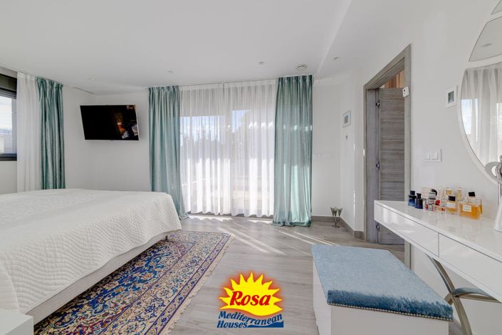 Image No.29-3 Bed Villa for sale