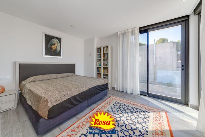 Image No.45-3 Bed Villa for sale