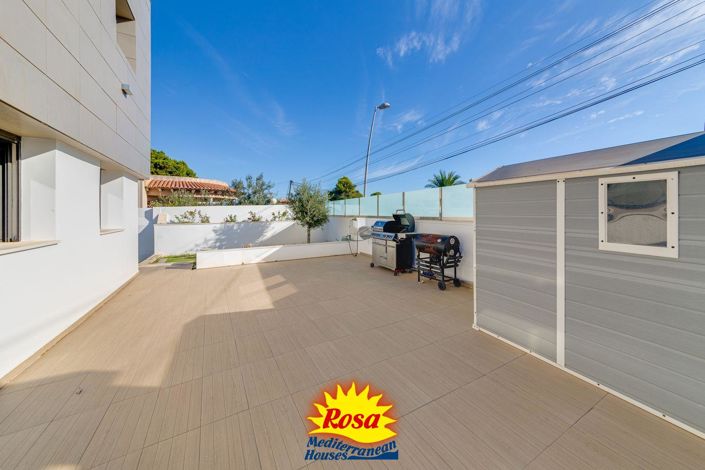 Image No.10-3 Bed Villa for sale