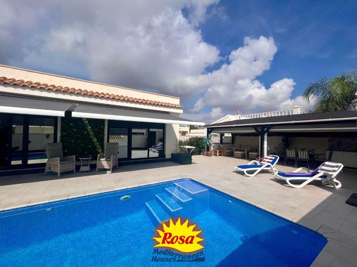 Image No.1-3 Bed Villa for sale