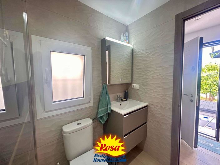 Image No.44-3 Bed Villa for sale