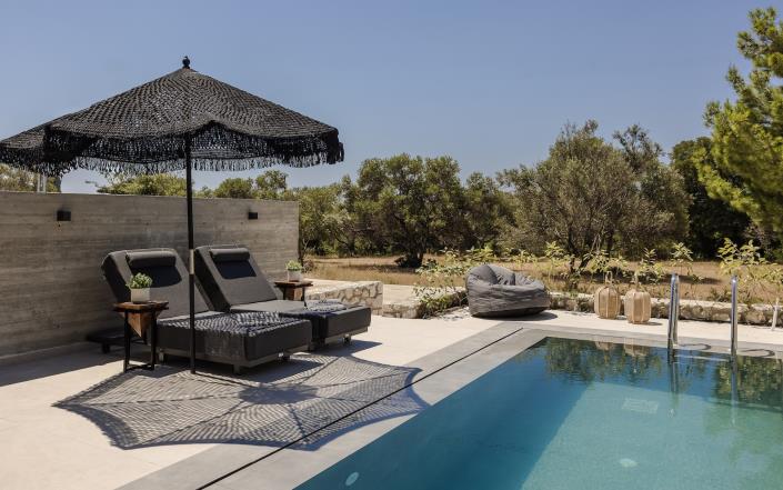 Image No.3-8 Bed Commercial for sale