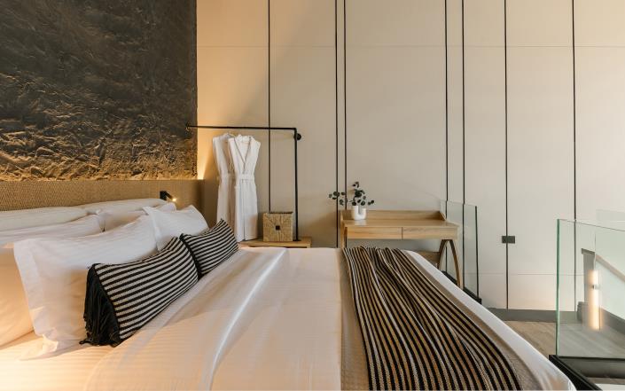 Image No.18-8 Bed Commercial for sale