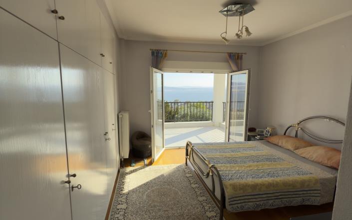 Image No.12-4 Bed Vineyard for sale