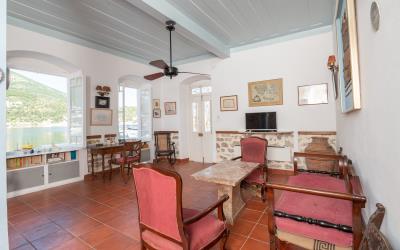 Ithaca-Exclusive-Sea-Front-Mansion-4