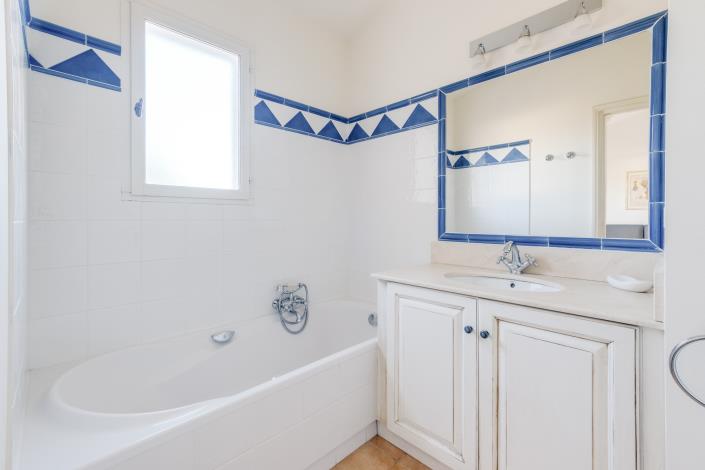 Image No.15-3 Bed House for sale