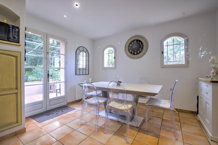 Image No.20-3 Bed Villa for sale