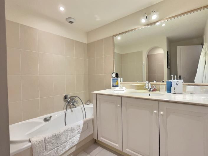 Image No.10-4 Bed House/Villa for sale