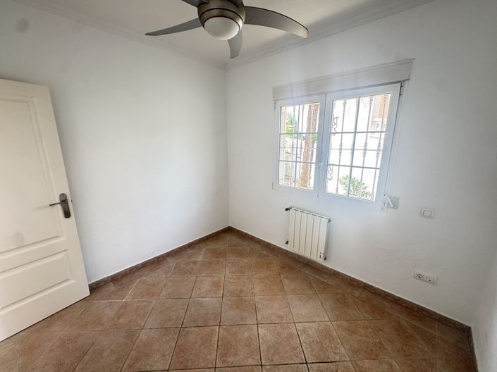 Image No.12-3 Bed Villa for sale