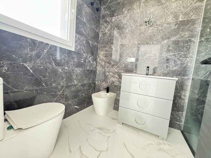 Image No.11-4 Bed Villa for sale