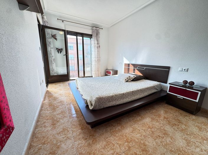 Image No.18-3 Bed Townhouse for sale