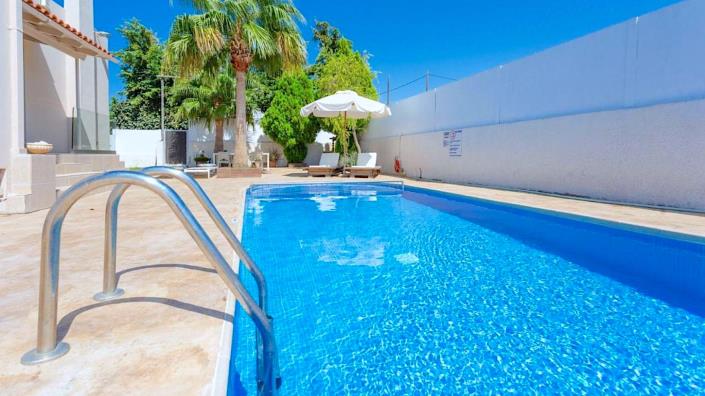 Image No.5-8 Bed Villa / Detached for sale